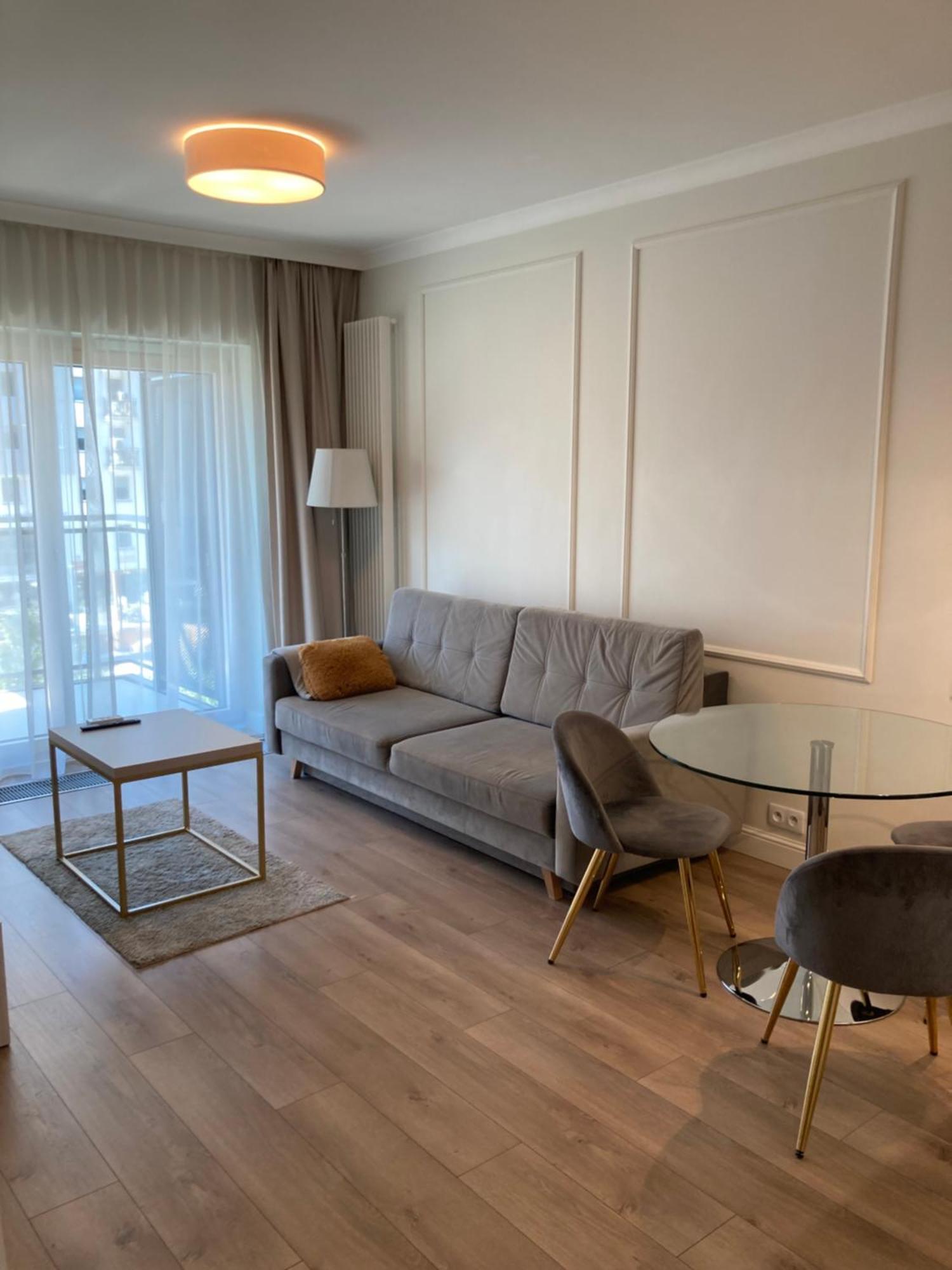 Mennica De Luxe Walicow 11 Warszawa
