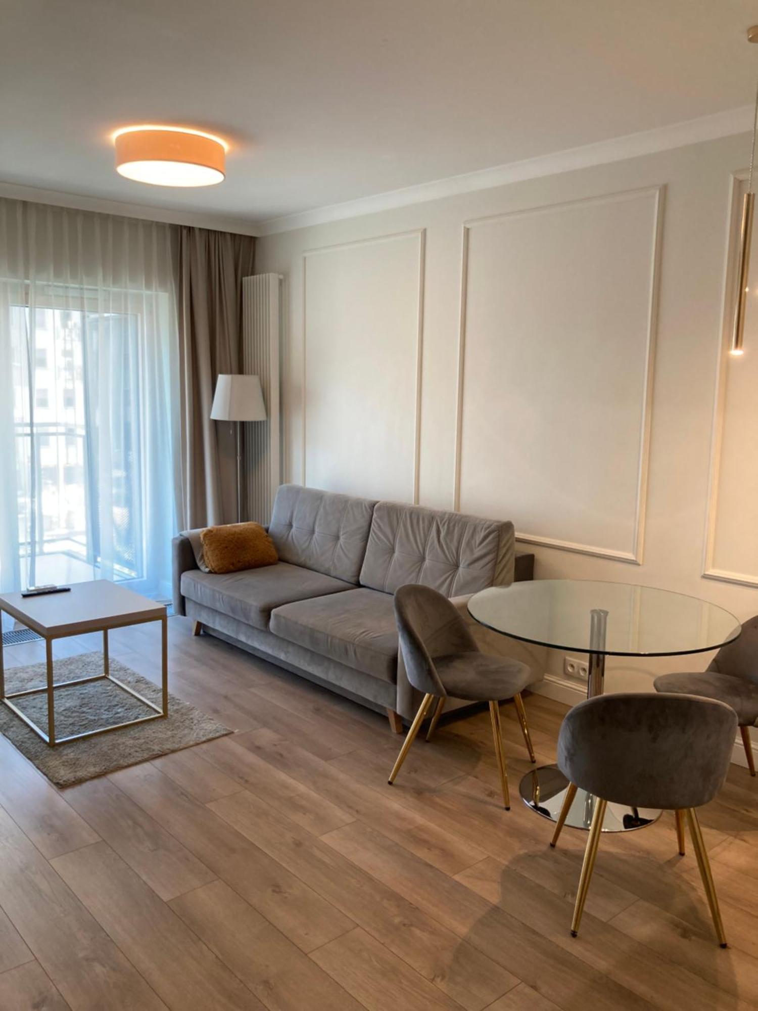 Mennica De Luxe Walicow 11 Warszawa